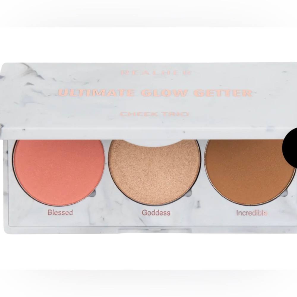 🆕REALHER ULTIMATE GLOW GETTER CHEEK TRIO PALETTE 🎨